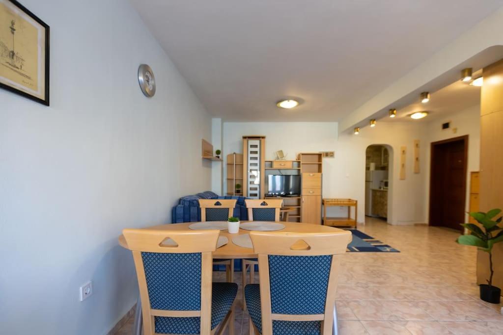 Ferienwohnung Sunny & Convenient On Dondoukov Blvd, 1 Bdr Zaimov Sofia Exterior foto