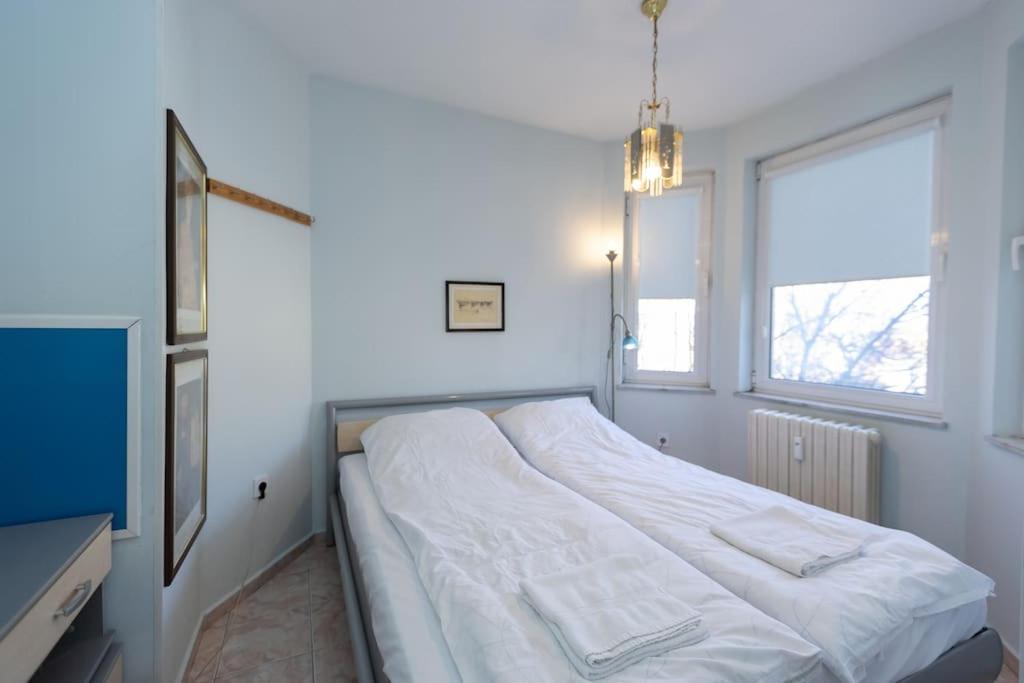 Ferienwohnung Sunny & Convenient On Dondoukov Blvd, 1 Bdr Zaimov Sofia Exterior foto