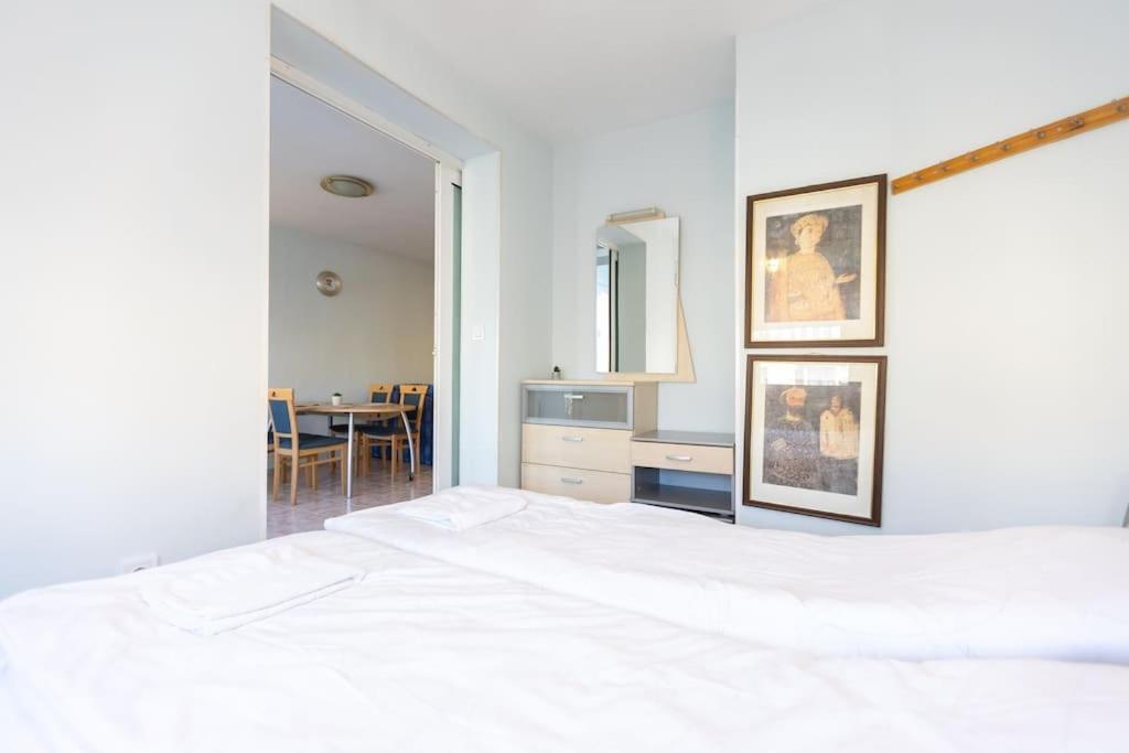Ferienwohnung Sunny & Convenient On Dondoukov Blvd, 1 Bdr Zaimov Sofia Exterior foto