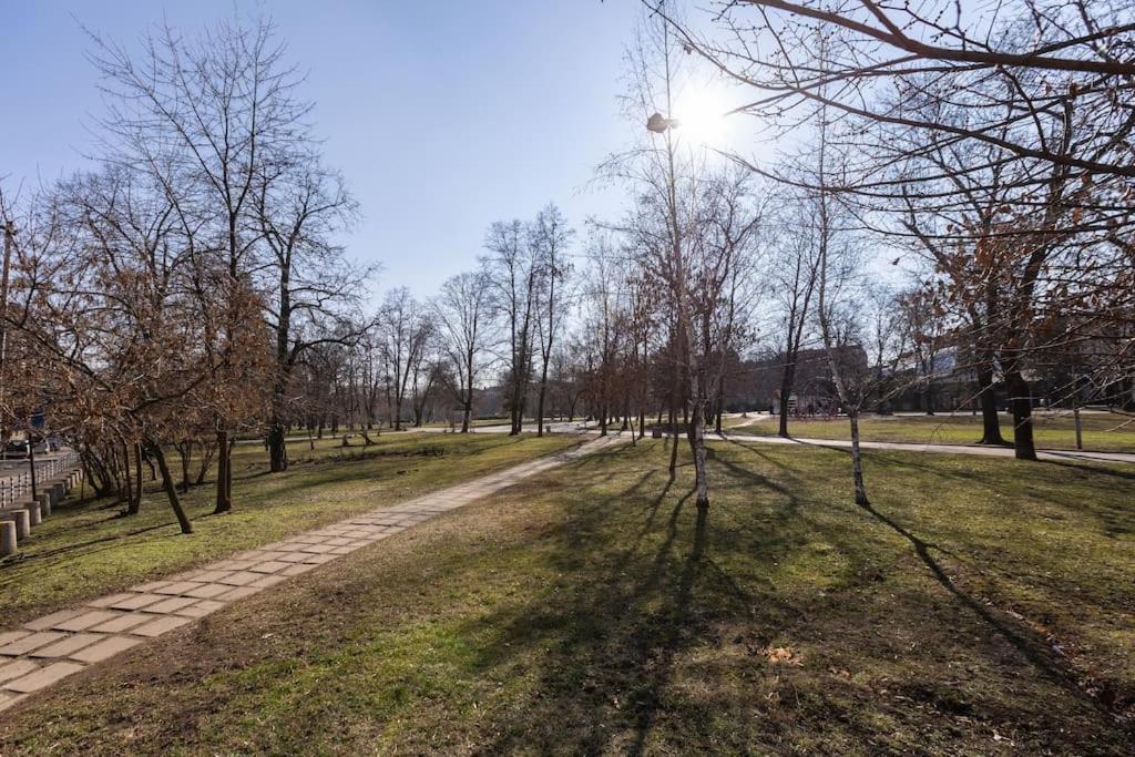 Ferienwohnung Sunny & Convenient On Dondoukov Blvd, 1 Bdr Zaimov Sofia Exterior foto